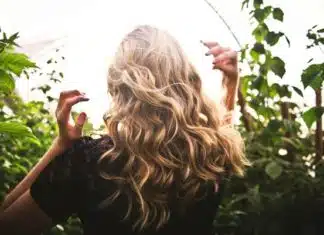 Femme en plein air, Unsplash